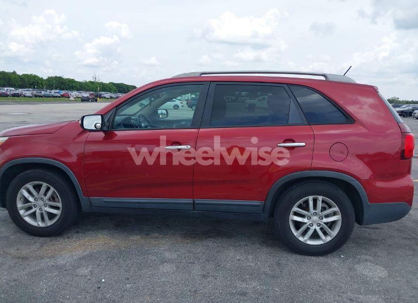 Photo 14 of 2015 Kia Sorento LX (VIN 5XYKT4A64FG611839)