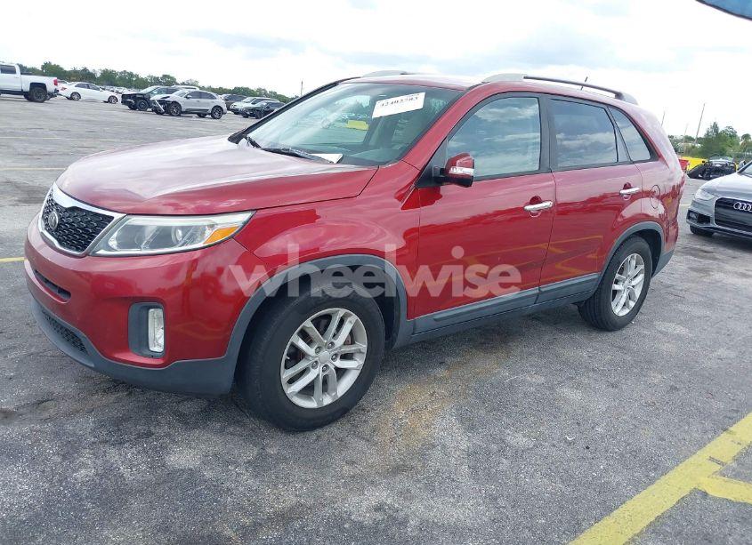 Photo 2 of 2015 Kia Sorento LX (VIN 5XYKT4A64FG611839)