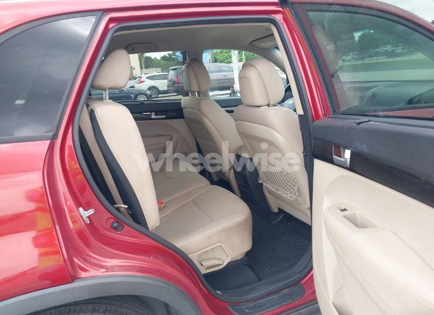 Photo 8 of 2015 Kia Sorento LX (VIN 5XYKT4A64FG611839)