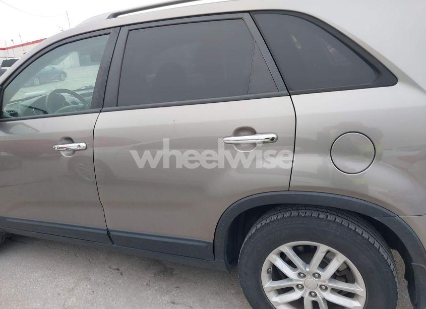 Photo 14 of 2015 Kia Sorento LX (VIN 5XYKT4A64FG625787)