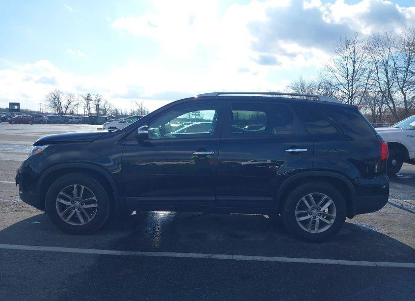 Photo 14 of 2015 Kia Sorento LX (VIN 5XYKT4A64FG641360)