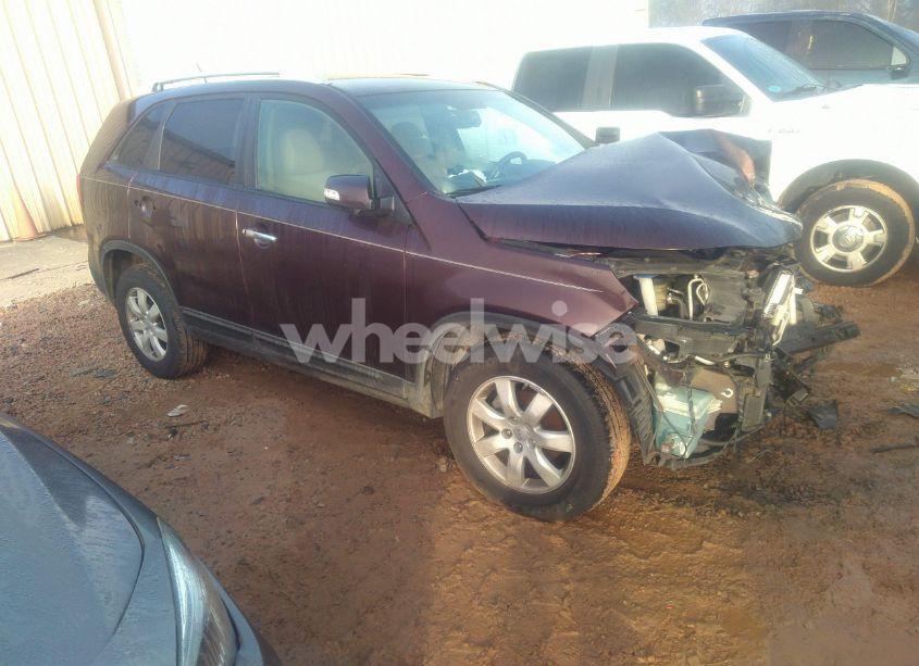 2012 Kia Sorento LX (VIN 5XYKT4A65CG218475) main photo