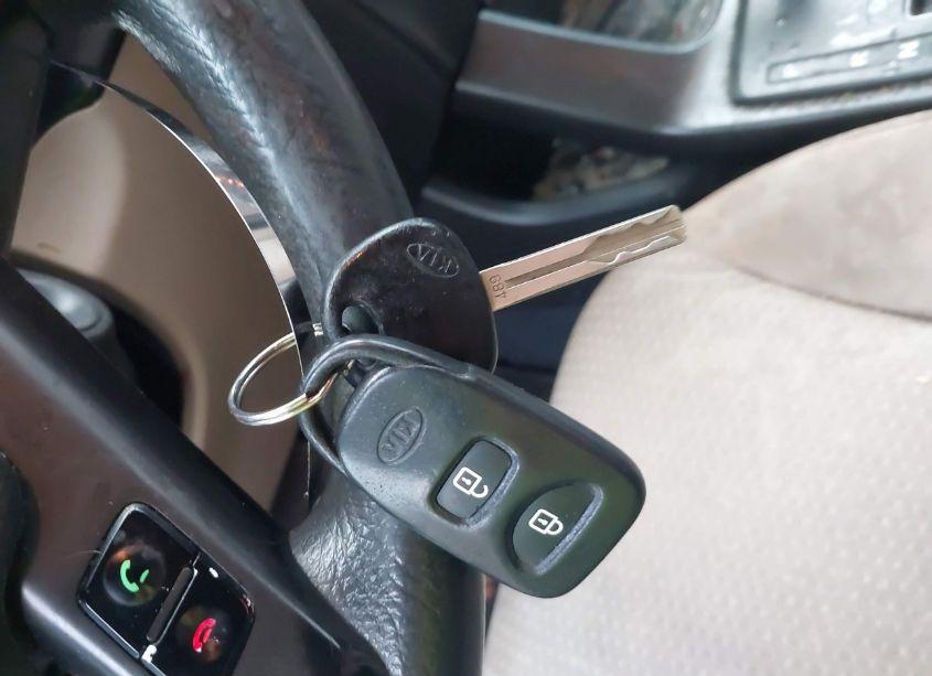 Photo 11 of 2013 Kia Sorento LX (VIN 5XYKT4A65DG421111)