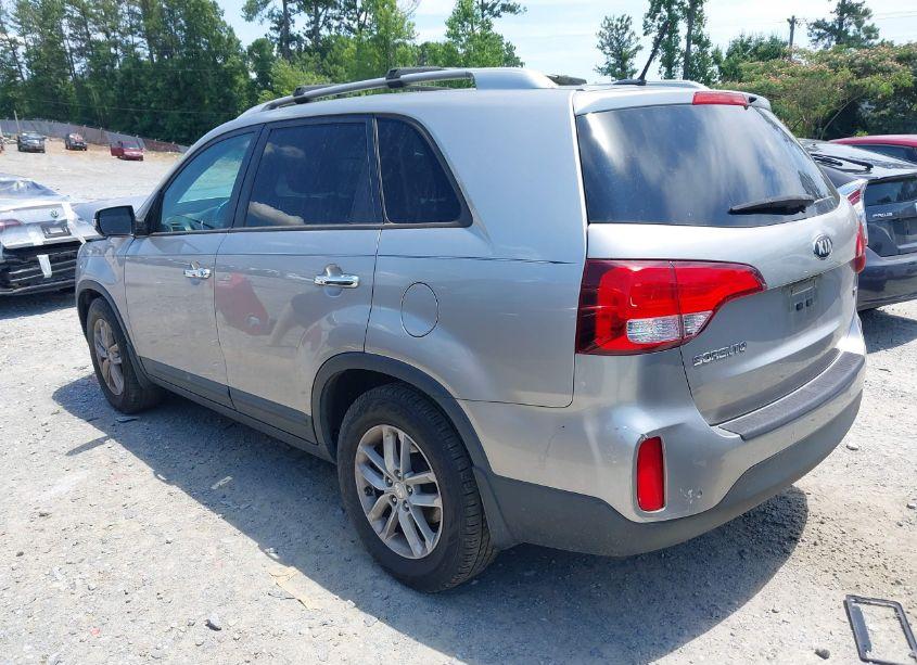 Photo 3 of 2014 Kia Sorento LX (VIN 5XYKT4A65EG456913)