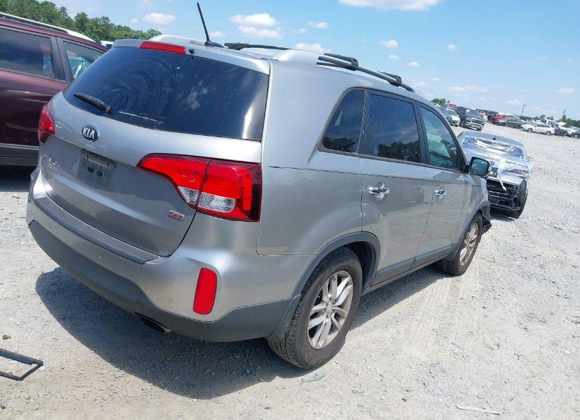 Photo 4 of 2014 Kia Sorento LX (VIN 5XYKT4A65EG456913)