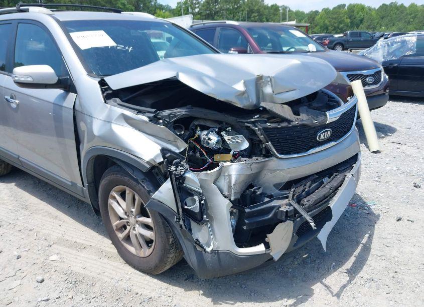 Photo 6 of 2014 Kia Sorento LX (VIN 5XYKT4A65EG456913)