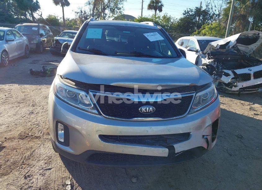 Photo 12 of 2014 Kia Sorento LX (VIN 5XYKT4A65EG463974)