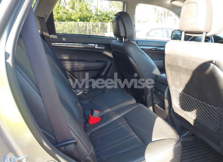 Photo 8 of 2014 Kia Sorento LX (VIN 5XYKT4A65EG463974)