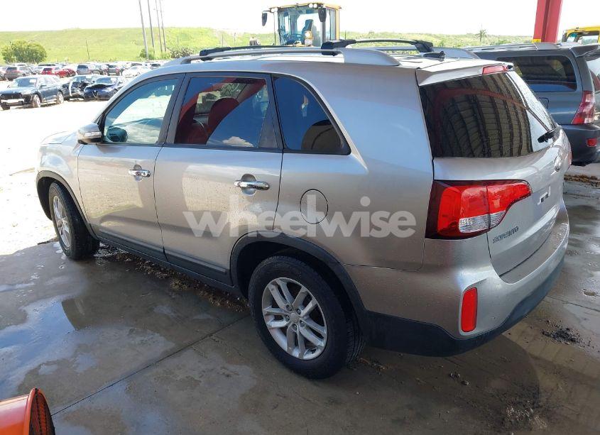 Photo 3 of 2014 Kia Sorento LX (VIN 5XYKT4A65EG464543)