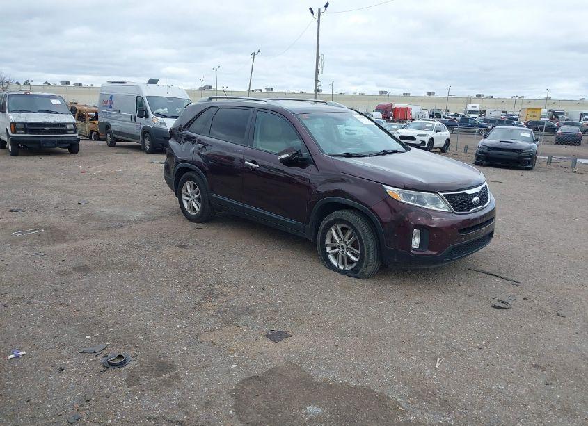 2014 Kia Sorento LX (VIN 5XYKT4A65EG482301) main photo