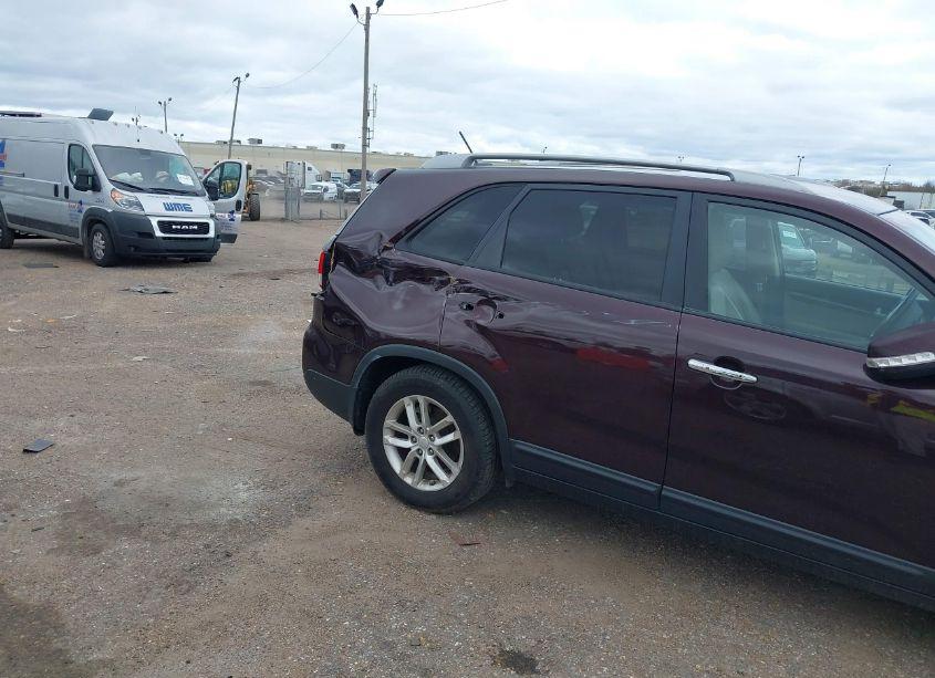 Photo 6 of 2014 Kia Sorento LX (VIN 5XYKT4A65EG482301)