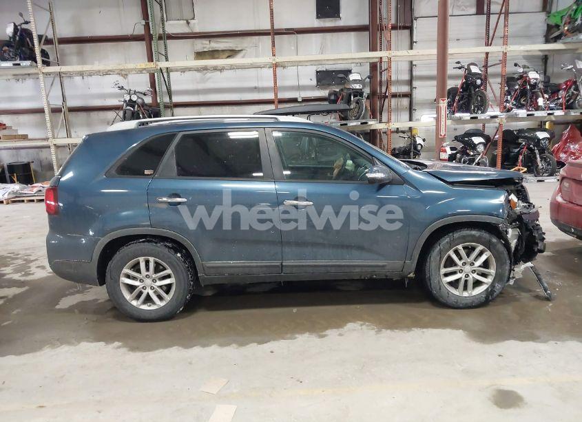 Photo 13 of 2015 Kia Sorento LX (VIN 5XYKT4A65FG608755)