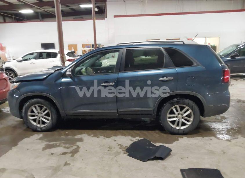 Photo 14 of 2015 Kia Sorento LX (VIN 5XYKT4A65FG608755)
