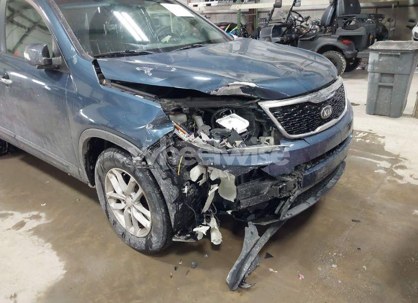 Photo 6 of 2015 Kia Sorento LX (VIN 5XYKT4A65FG608755)