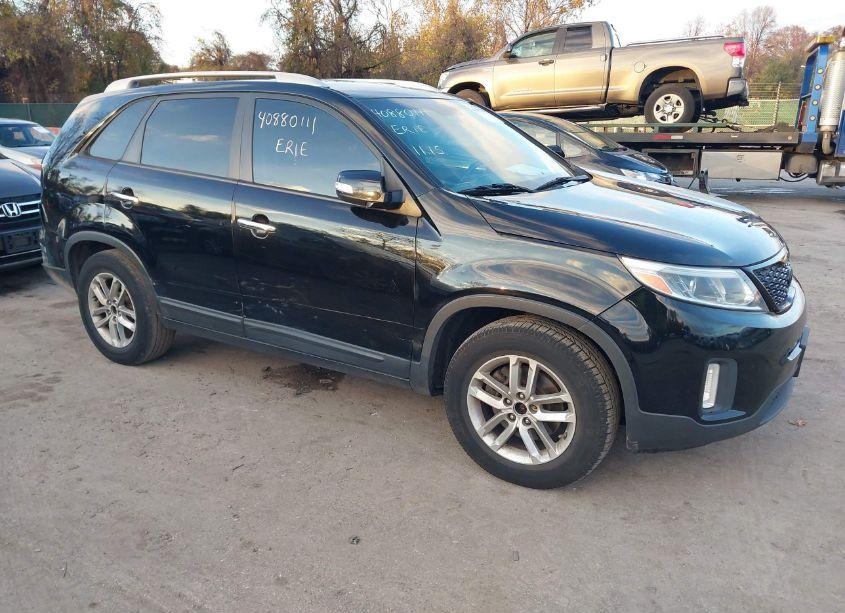2015 Kia Sorento LX (VIN 5XYKT4A65FG623515) main photo