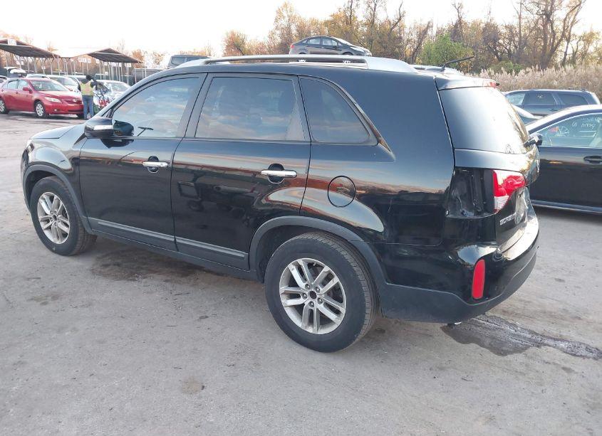 Photo 3 of 2015 Kia Sorento LX (VIN 5XYKT4A65FG623515)