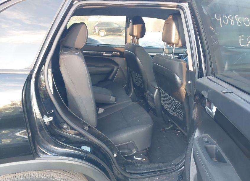 Photo 8 of 2015 Kia Sorento LX (VIN 5XYKT4A65FG623515)