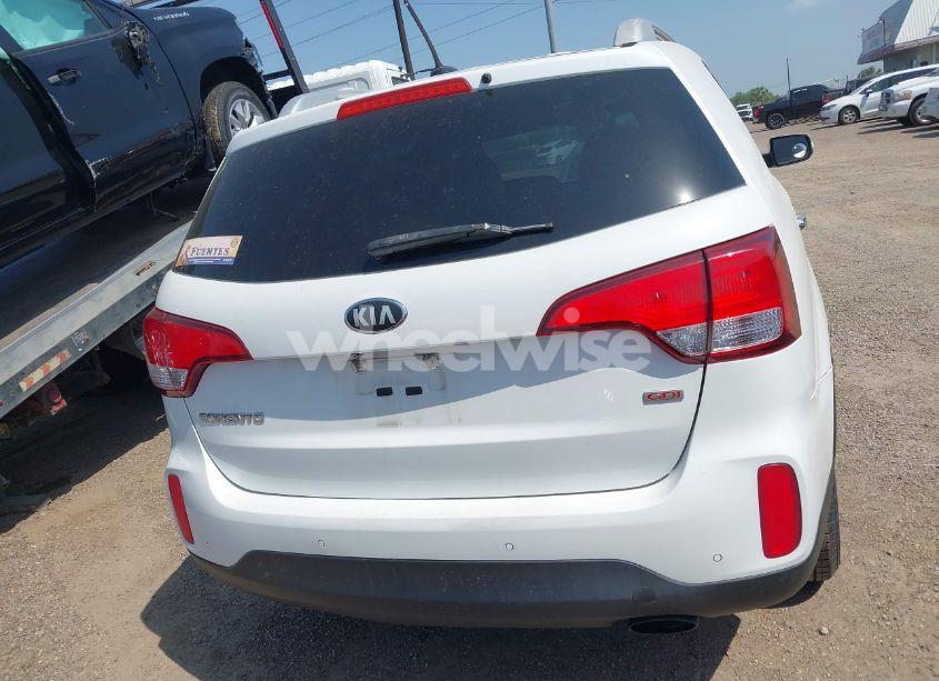 Photo 16 of 2015 Kia Sorento LX (VIN 5XYKT4A65FG659155)