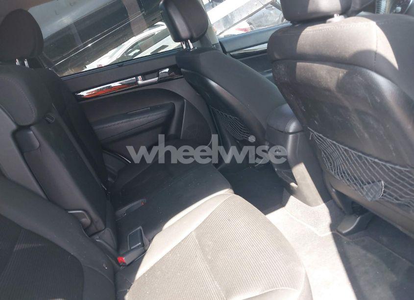 Photo 8 of 2015 Kia Sorento LX (VIN 5XYKT4A65FG659155)