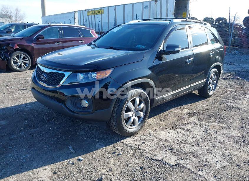 Photo 2 of 2012 Kia Sorento LX (VIN 5XYKT4A66CG206786)