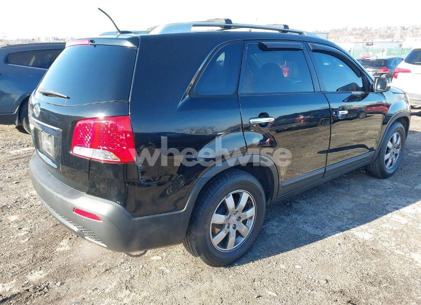 Photo 4 of 2012 Kia Sorento LX (VIN 5XYKT4A66CG206786)