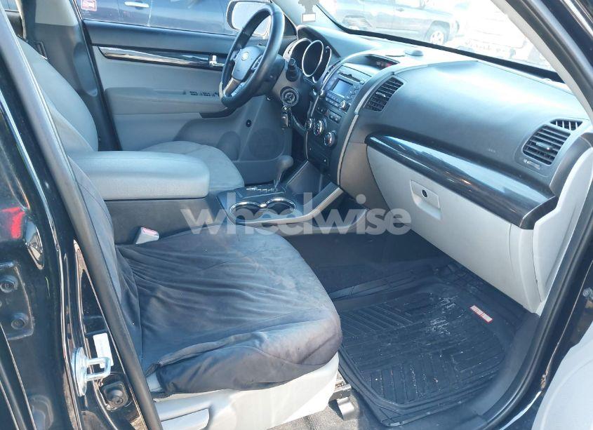 Photo 5 of 2012 Kia Sorento LX (VIN 5XYKT4A66CG206786)