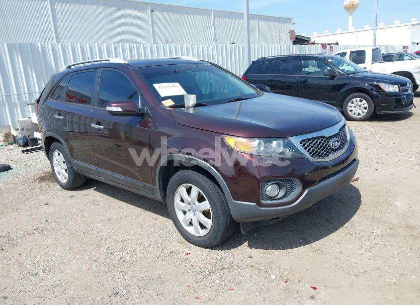 2012 Kia Sorento LX (VIN 5XYKT4A66CG221546) main photo