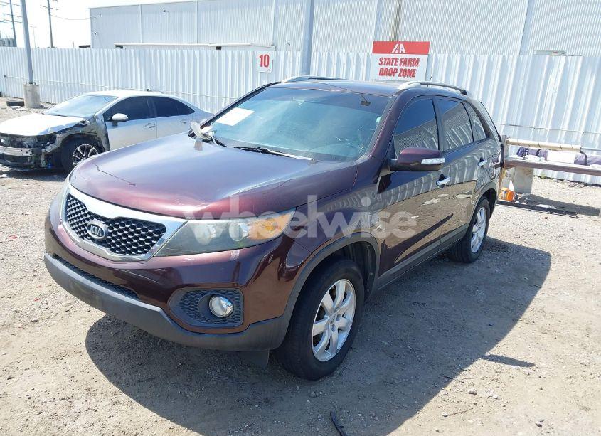 Photo 2 of 2012 Kia Sorento LX (VIN 5XYKT4A66CG221546)