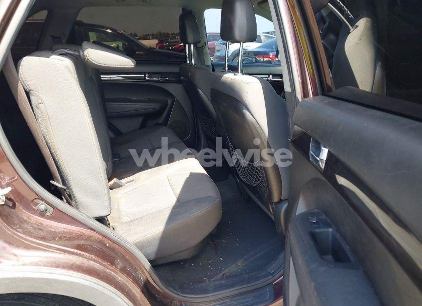 Photo 8 of 2012 Kia Sorento LX (VIN 5XYKT4A66CG221546)
