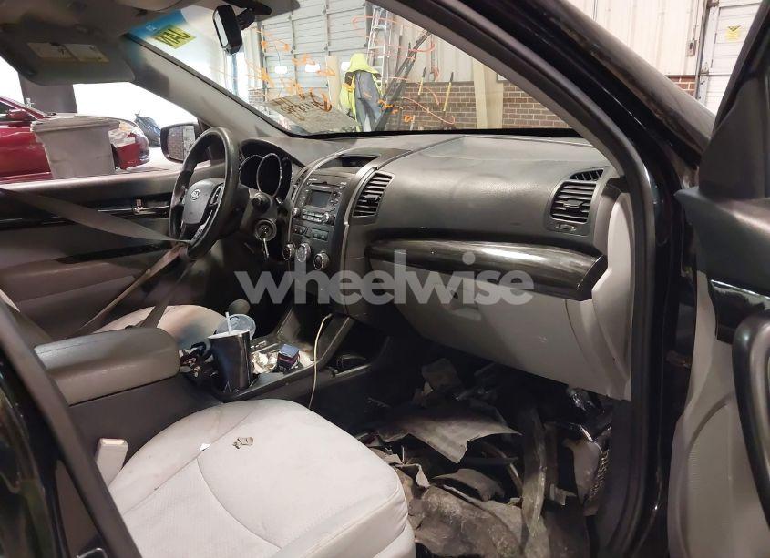 Photo 5 of 2012 Kia Sorento LX (VIN 5XYKT4A66CG276885)