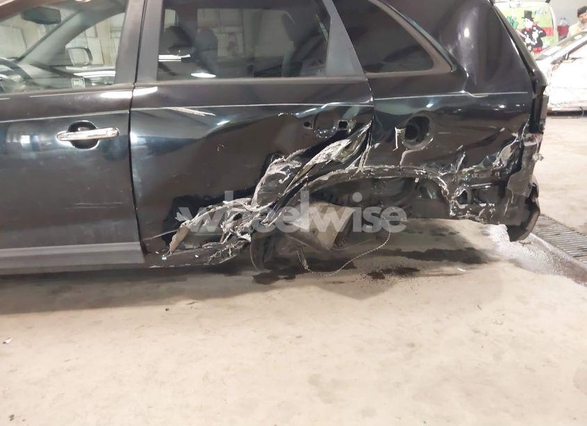 Photo 6 of 2012 Kia Sorento LX (VIN 5XYKT4A66CG276885)