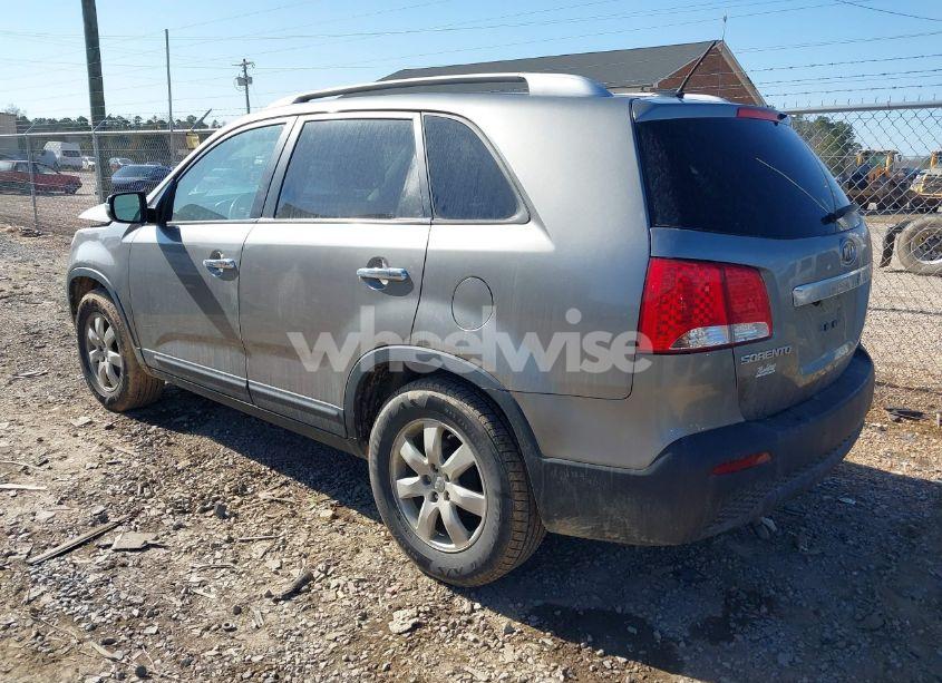 Photo 3 of 2013 Kia Sorento LX (VIN 5XYKT4A66DG357211)