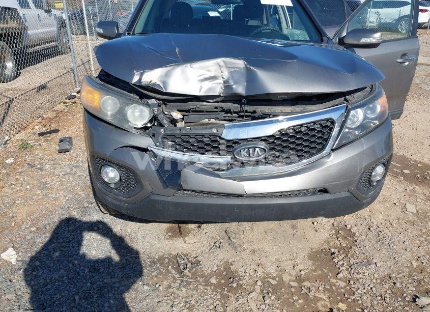 Photo 6 of 2013 Kia Sorento LX (VIN 5XYKT4A66DG357211)