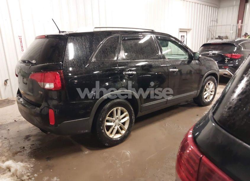 Photo 4 of 2014 Kia Sorento LX (VIN 5XYKT4A66EG492822)