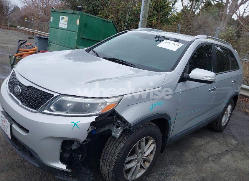 Photo 6 of 2014 Kia Sorento LX (VIN 5XYKT4A66EG499866)