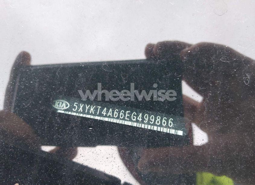 Photo 9 of 2014 Kia Sorento LX (VIN 5XYKT4A66EG499866)