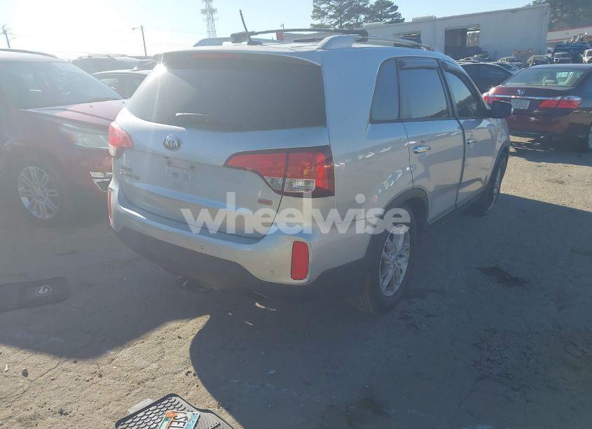 Photo 4 of 2014 Kia Sorento LX (VIN 5XYKT4A66EG500899)