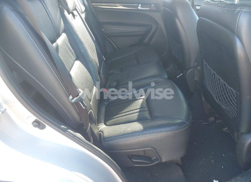 Photo 8 of 2014 Kia Sorento LX (VIN 5XYKT4A66EG500899)