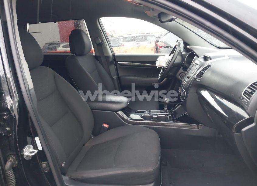 Photo 5 of 2014 Kia Sorento LX (VIN 5XYKT4A66EG515869)