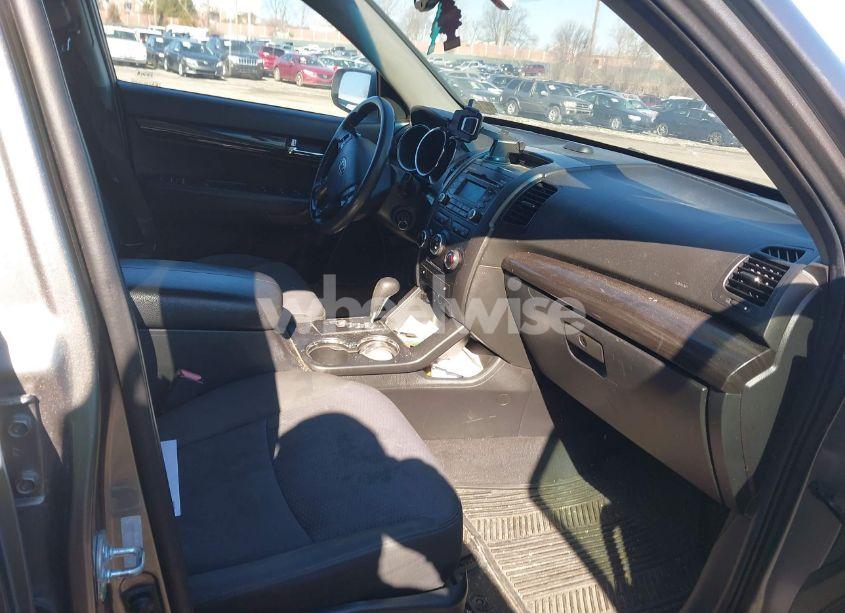Photo 5 of 2012 Kia Sorento LX (VIN 5XYKT4A67CG191585)