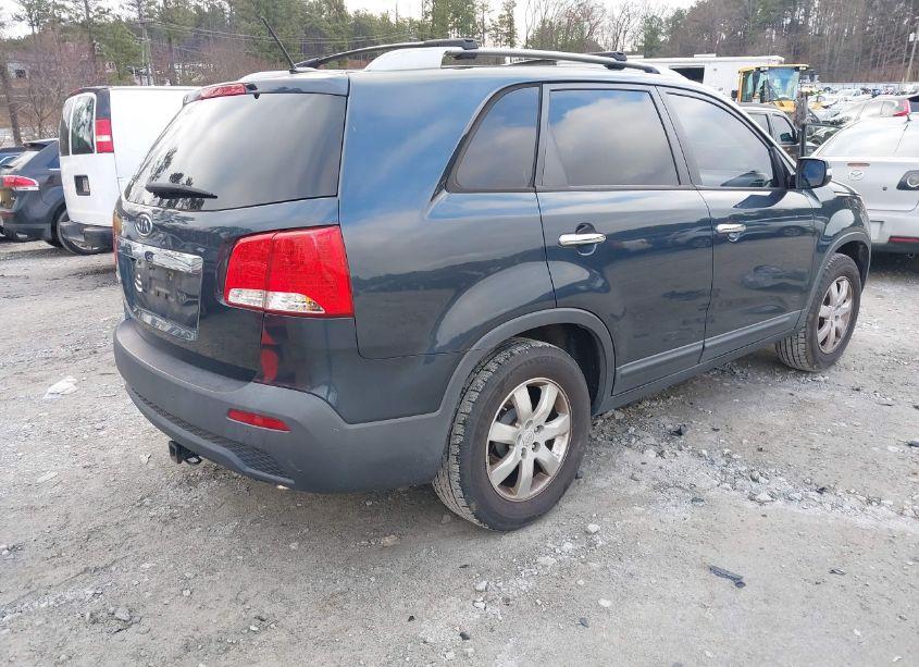Photo 4 of 2012 Kia Sorento LX (VIN 5XYKT4A67CG196284)