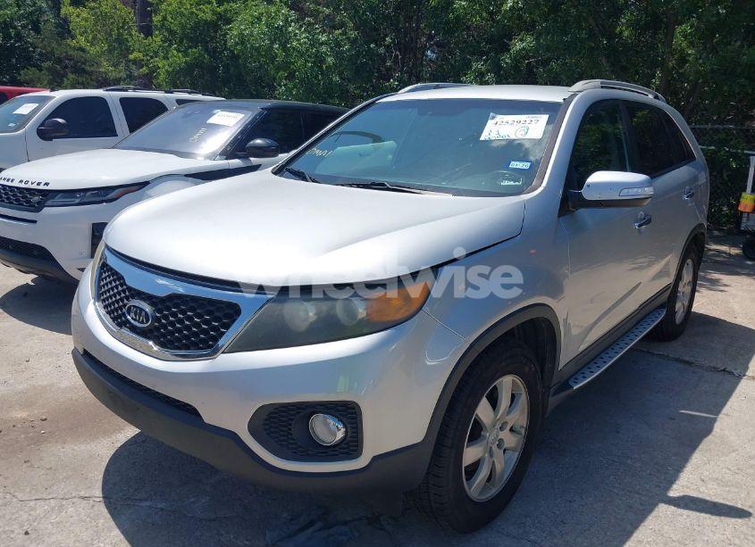 Photo 2 of 2012 Kia Sorento LX (VIN 5XYKT4A67CG231423)