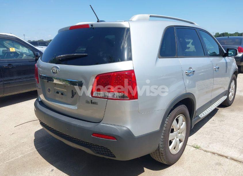 Photo 4 of 2012 Kia Sorento LX (VIN 5XYKT4A67CG231423)