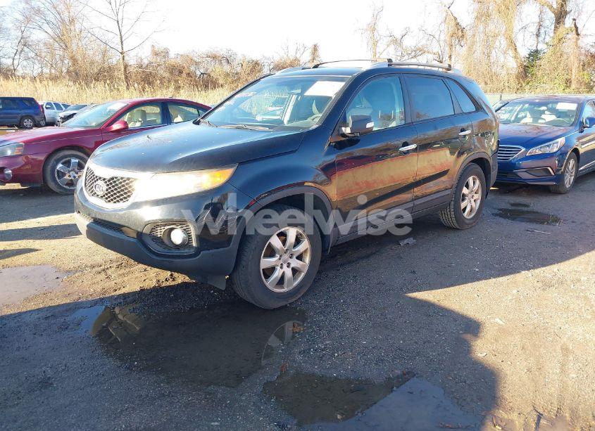 Photo 2 of 2012 Kia Sorento LX (VIN 5XYKT4A67CG231633)