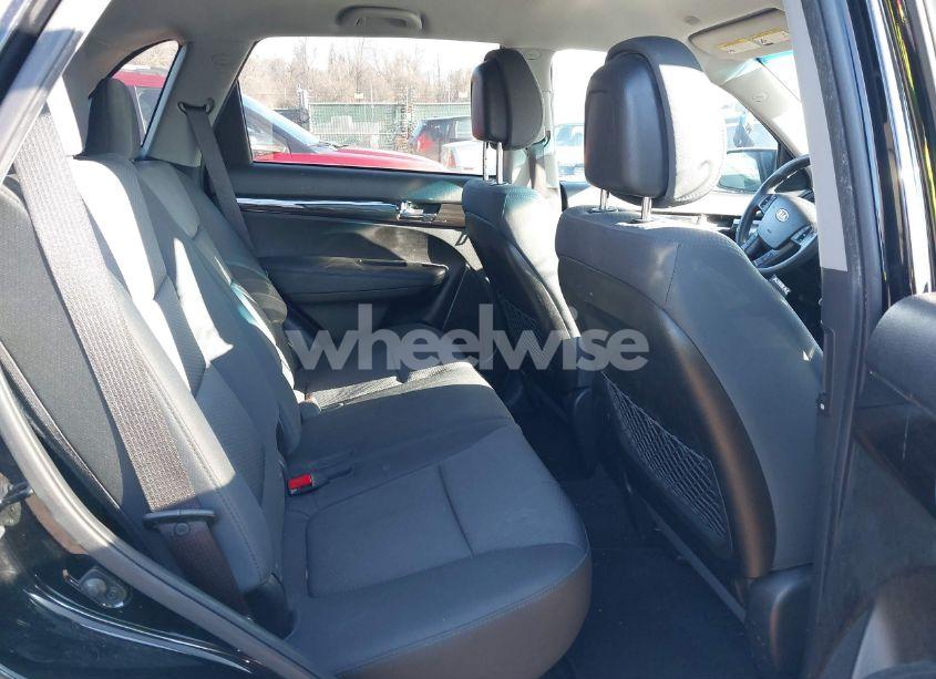 Photo 8 of 2012 Kia Sorento LX (VIN 5XYKT4A67CG231633)