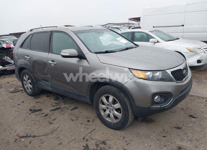 2012 Kia Sorento LX (VIN 5XYKT4A67CG238663) main photo