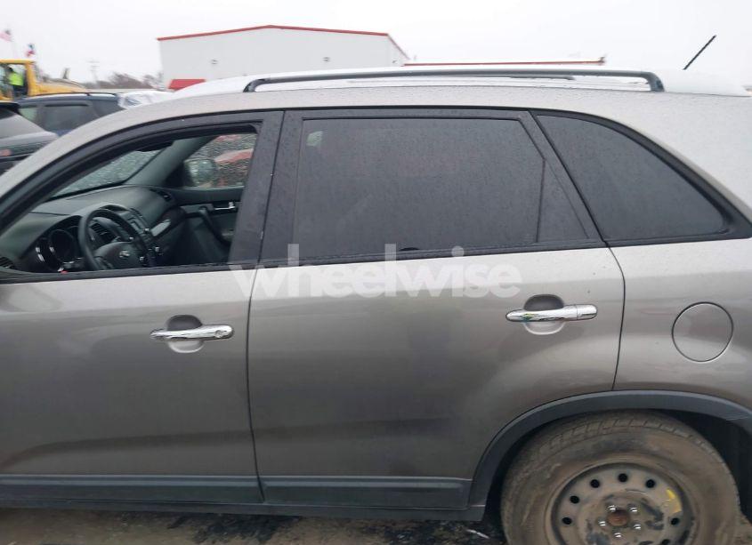 Photo 14 of 2012 Kia Sorento LX (VIN 5XYKT4A67CG238663)
