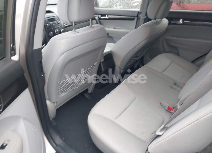 Photo 8 of 2012 Kia Sorento LX (VIN 5XYKT4A67CG238663)