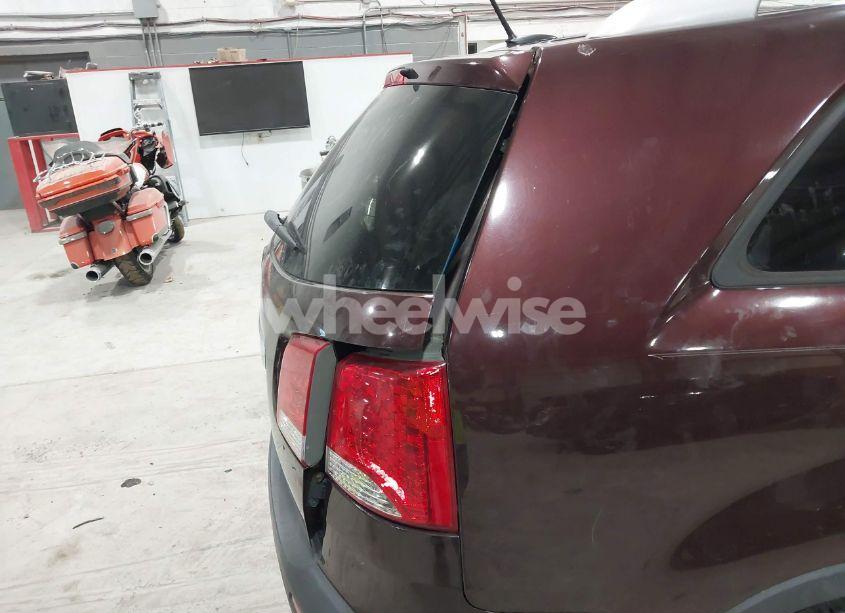 Photo 14 of 2013 Kia Sorento LX (VIN 5XYKT4A67DG372610)