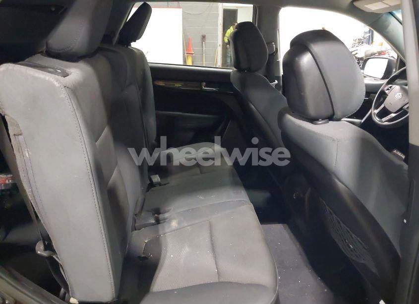 Photo 8 of 2013 Kia Sorento LX (VIN 5XYKT4A67DG372610)